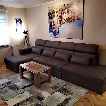 Apartman Villa Čačak エクステリア 写真