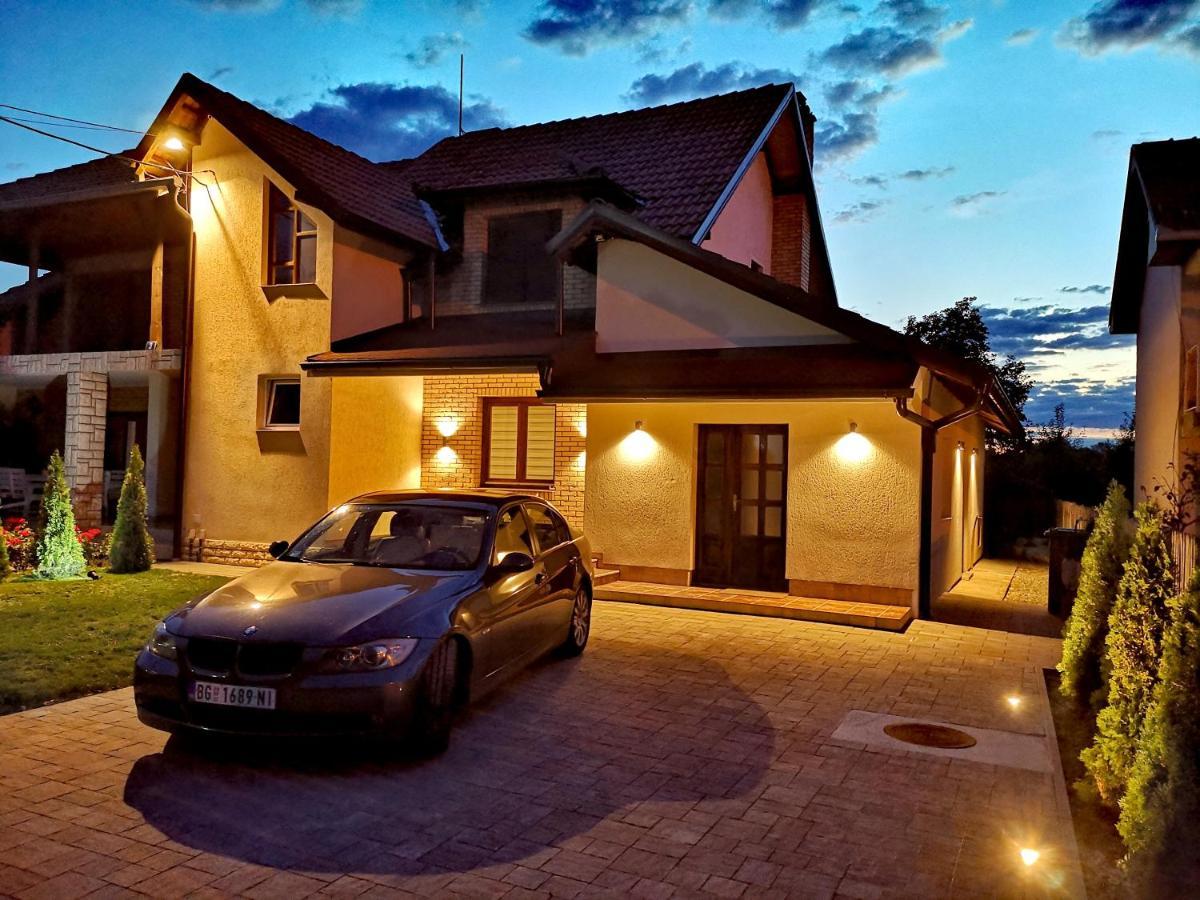 Apartman Villa Čačak エクステリア 写真